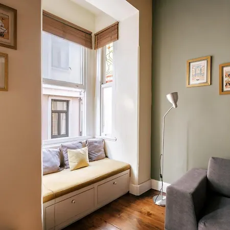 Apartman Charming Flat W 8 Min To Galata Tower In Beyoglu *