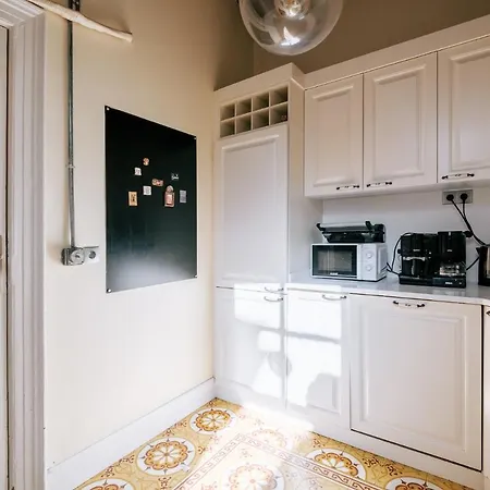 Apartman Charming Flat W 8 Min To Galata Tower In Beyoglu Isztambul