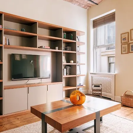 Charming Flat W 8 Min To Galata Tower In Beyoglu